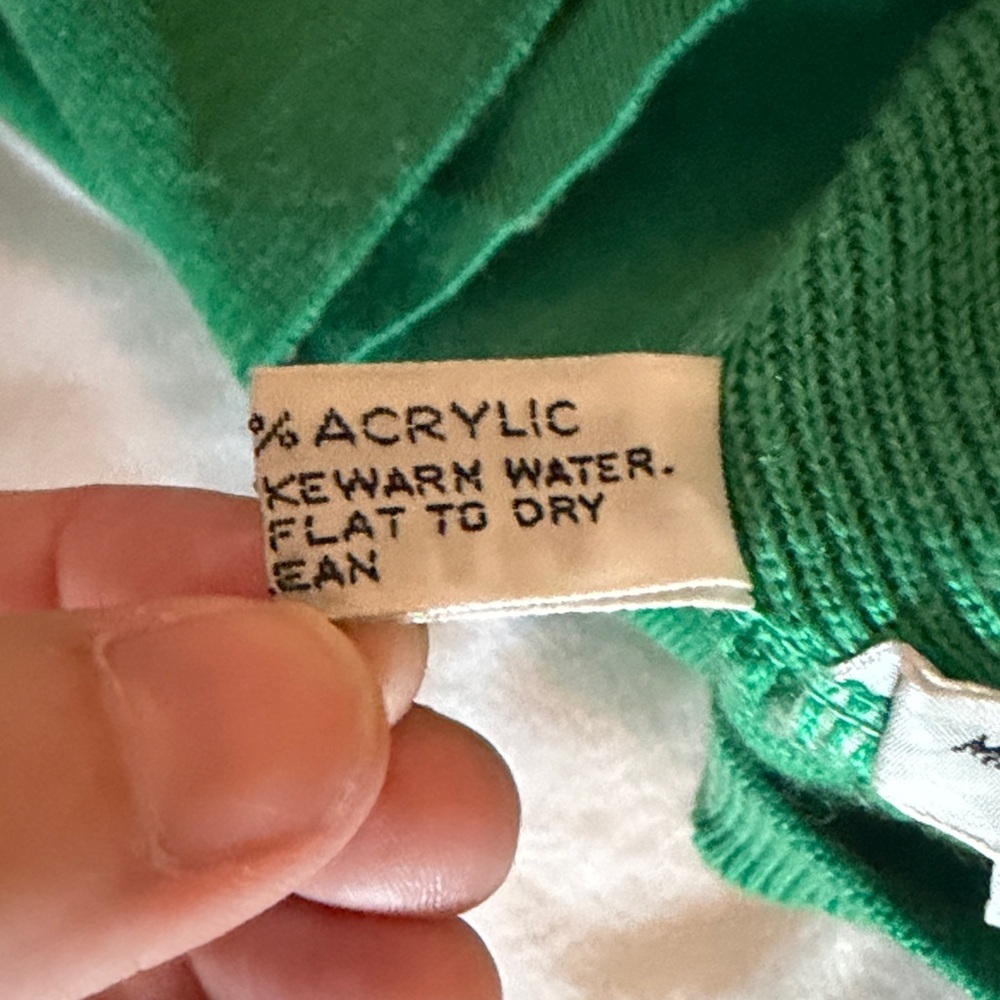 Vintage! Made in British Crown Colony of Hong Kong Green Crewneck Sweater - Picture 6 of 8